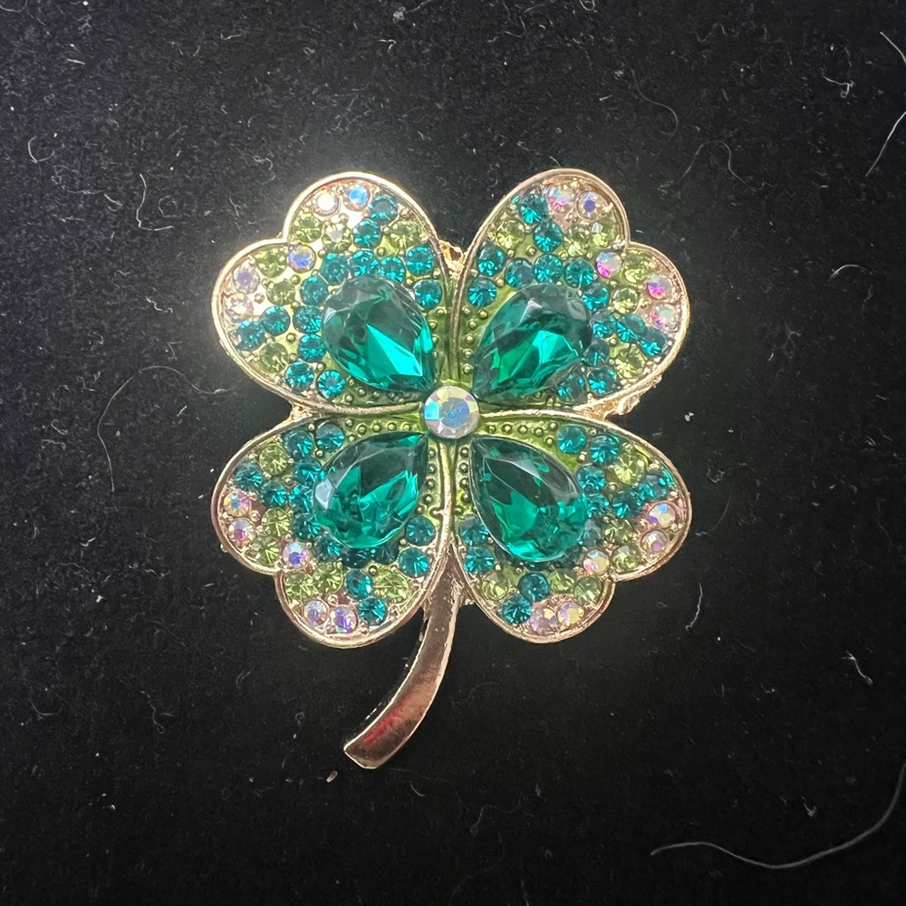 Emerald Green Four-Leaf Clover Crystal Brooch